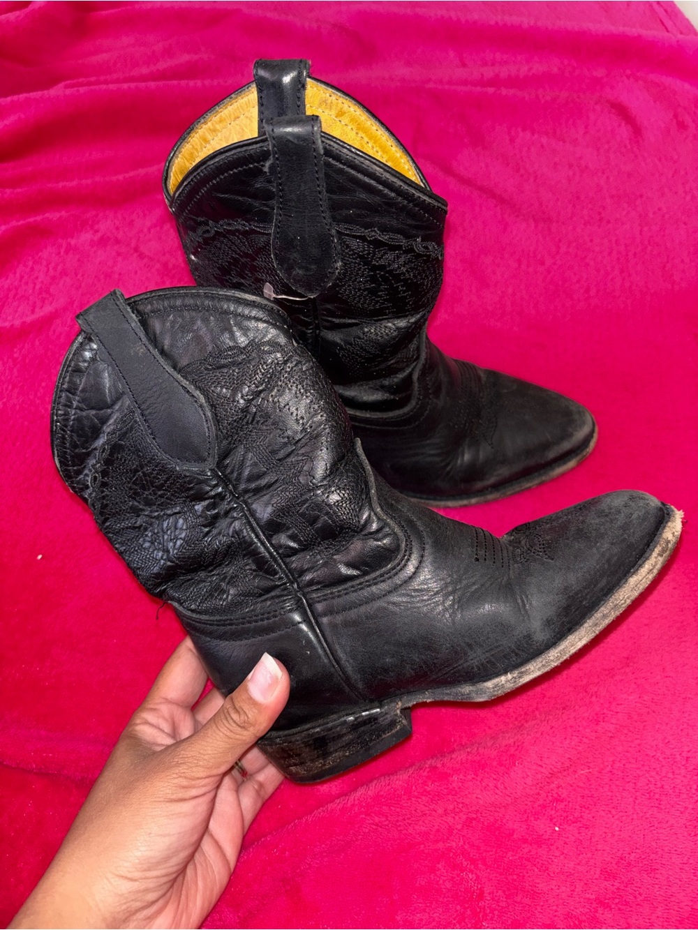 Classic Black Western Cowboy Boots - kids size 10c